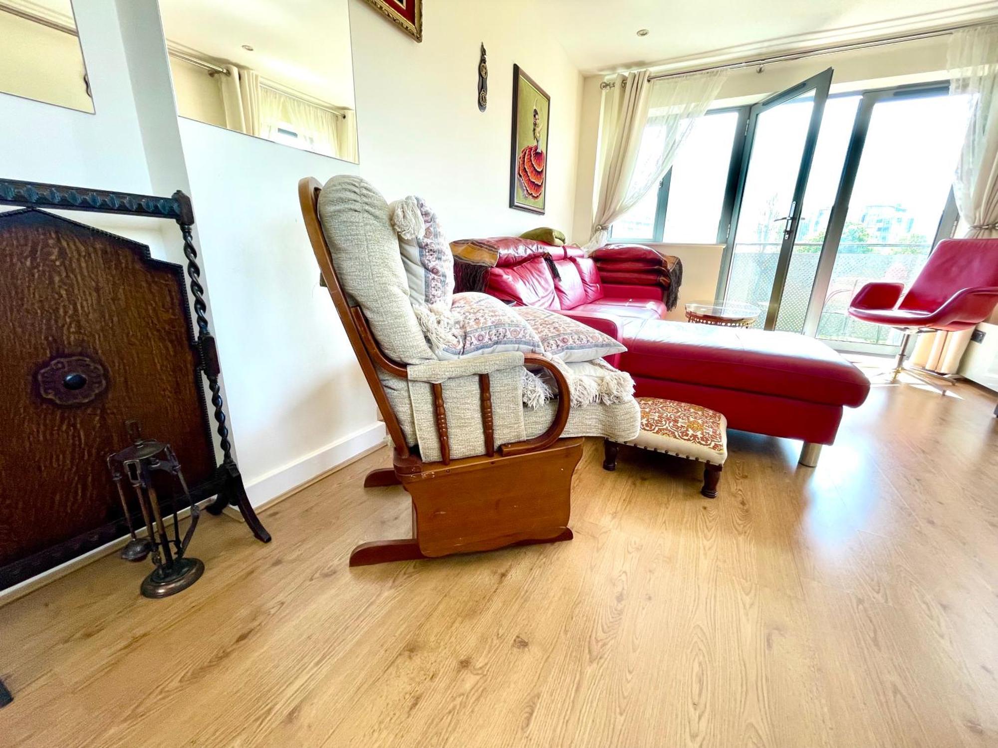 Luxury 2 Bedroom Apartment- Lake View - Free Parking - Wembley Stadium 5Km London Luaran gambar
