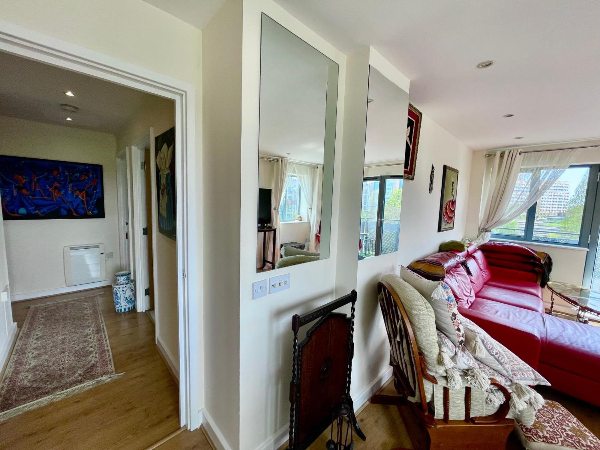 Luxury 2 Bedroom Apartment- Lake View - Free Parking - Wembley Stadium 5Km London Luaran gambar