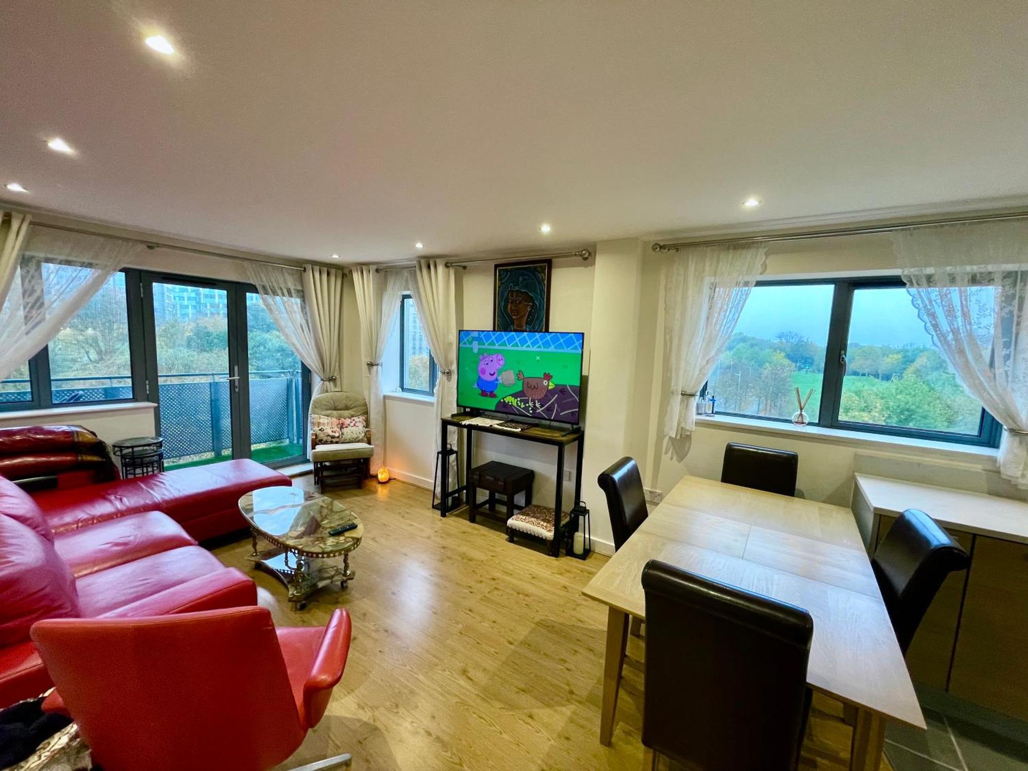 Luxury 2 Bedroom Apartment- Lake View - Free Parking - Wembley Stadium 5Km London Luaran gambar